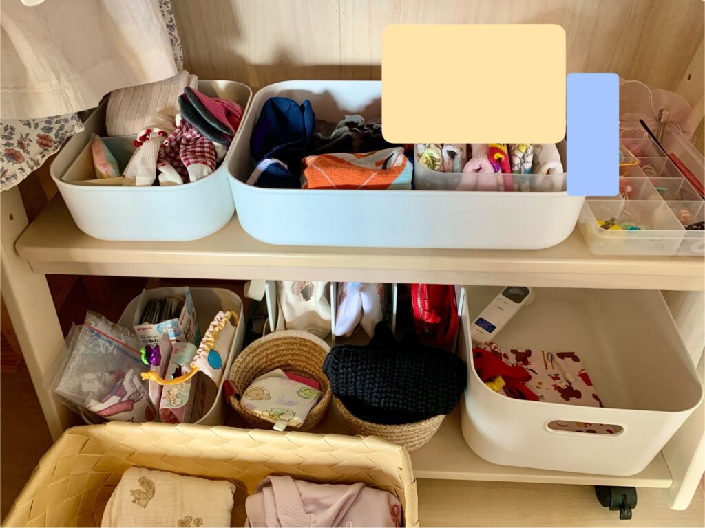 娘のハンガーラックの棚